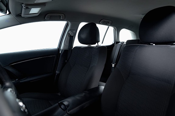 Toyota Avensis 25 of 27