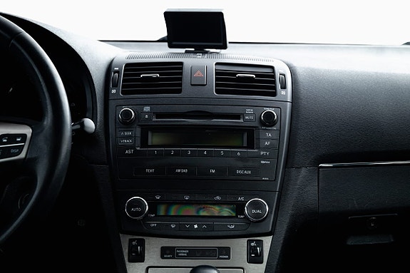 Toyota Avensis 12 of 27