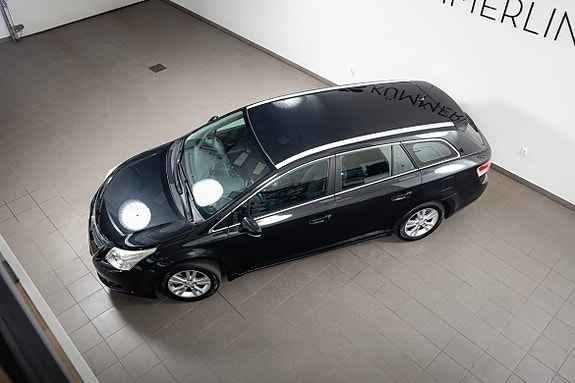 Toyota Avensis 25 of 27