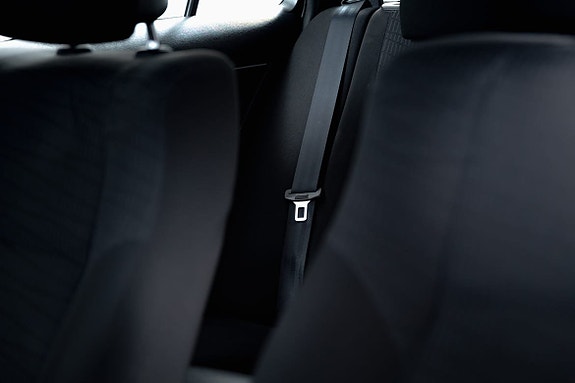 Toyota Avensis 26 of 27