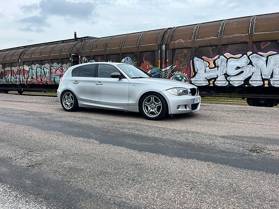 BMW 123d 2 of 9