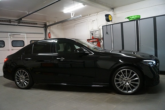 Mercedes-Benz C300 e 9 of 14