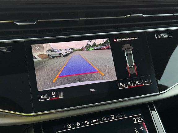 Audi SQ8 12 of 24