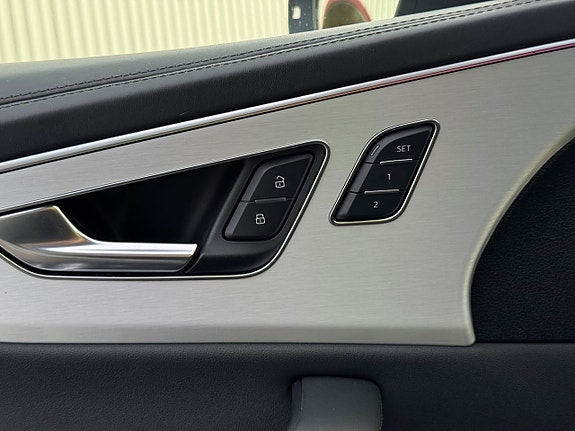 Audi SQ8 16 of 24