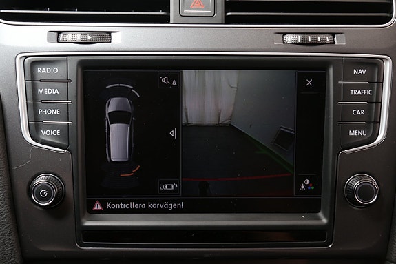 Volkswagen Golf Alltrack 21 of 25