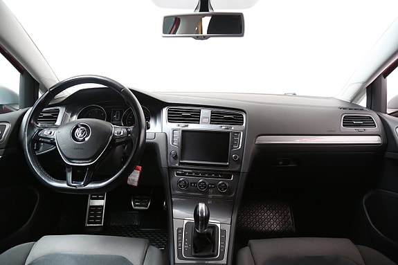 Volkswagen Golf Alltrack 18 of 25