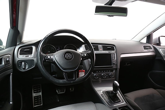 Volkswagen Golf Alltrack 14 of 25