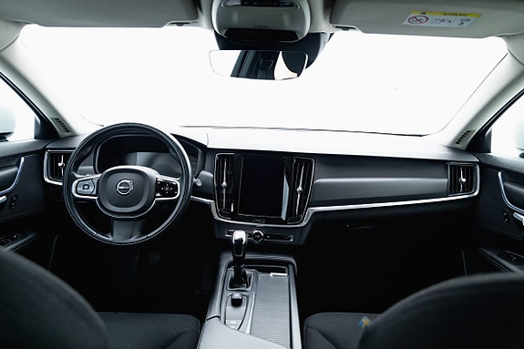 Volvo V90 11 of 27