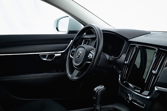 Volvo V90 22 of 27