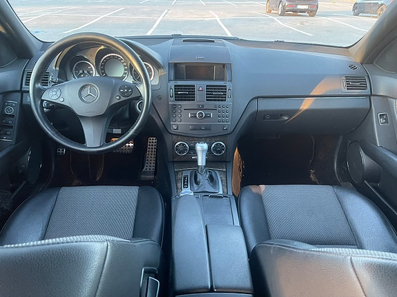 Mercedes-Benz C250 7 of 11