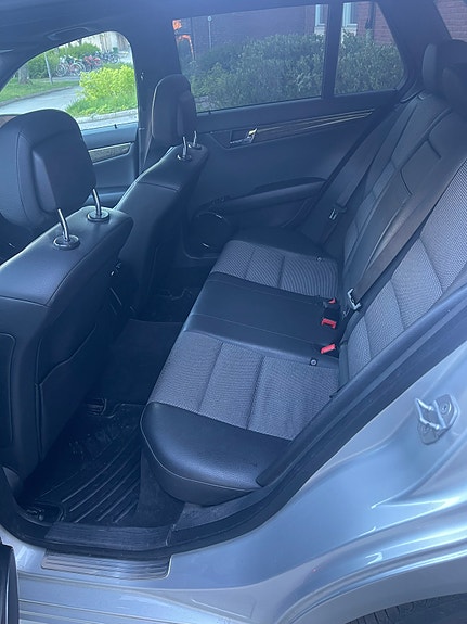 Mercedes-Benz C250 10 of 11