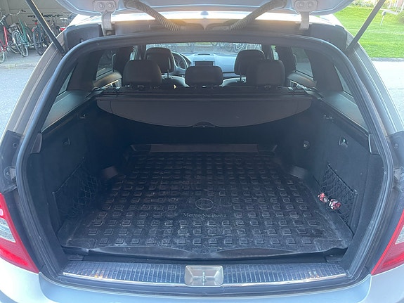Mercedes-Benz C250 11 of 11