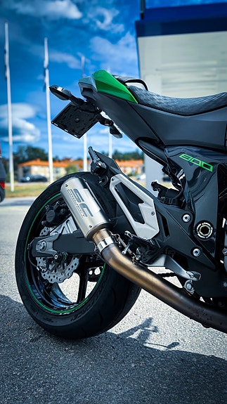 Kawasaki Z800 bytes 4 of 7
