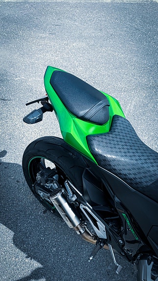 Kawasaki Z800 bytes 5 of 7