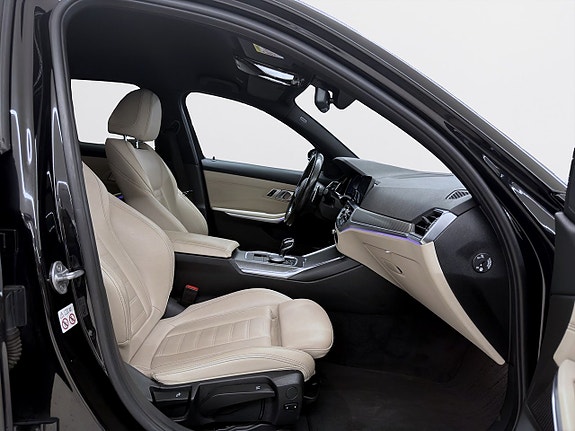 BMW 330e 15 of 20