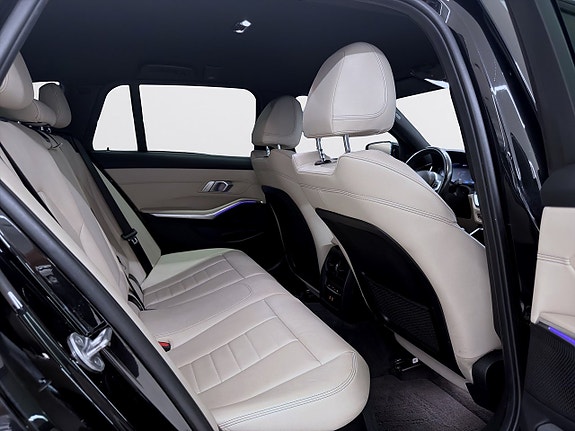 BMW 330e 11 of 20