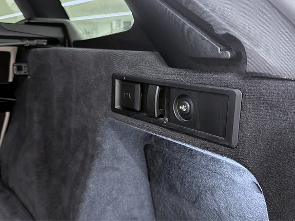 BMW 330e 18 of 20