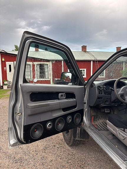 Nissan Navara 3 of 9