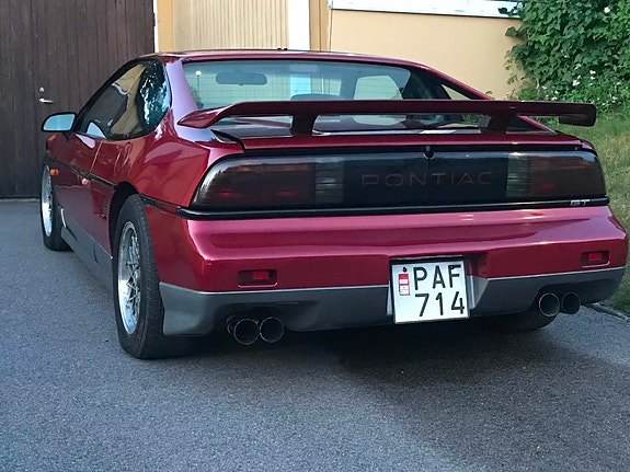 Pontiac Fiero 3 of 6