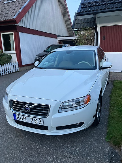 Volvo S80 2 of 11