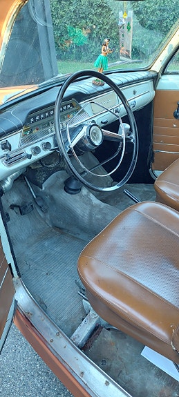 Volvo 210 Duett 3 of 3