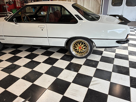 Opel Commodore 13 of 15