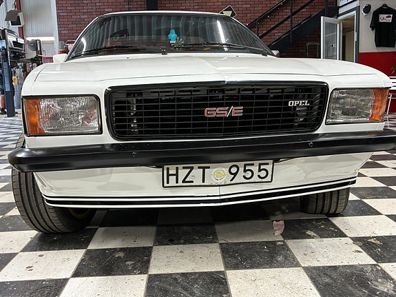 Opel Commodore 6 of 15