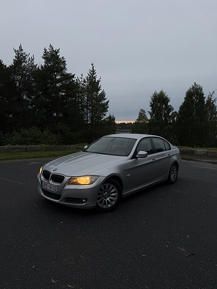 BMW 316i 2 of 5