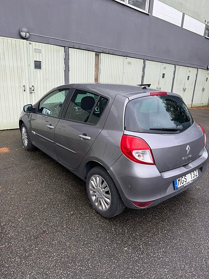 Renault Clio 2 of 2