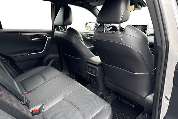 Toyota RAV4 16 of 20