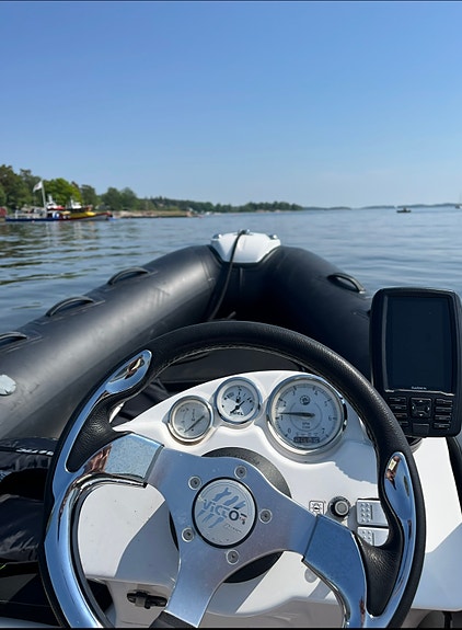 Brig Eagle 380 med Evinrude E-Tec 50hk 2 of 4