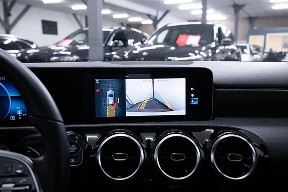 Mercedes-Benz A180 d 21 of 24