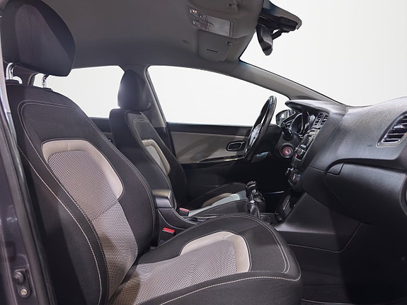 Kia Ceed 17 of 25