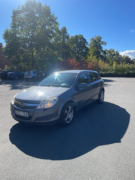 Opel Astra 2 of 6