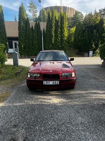BMW 316i 2 of 6