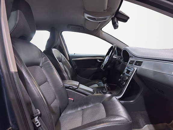 Volvo V70 19 of 28