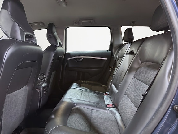 Volvo V70 12 of 28