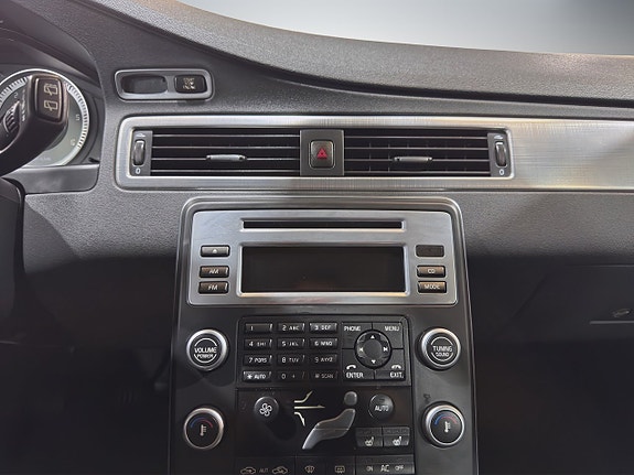 Volvo V70 14 of 28