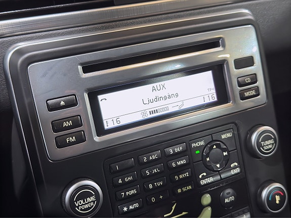 Volvo V70 18 of 28