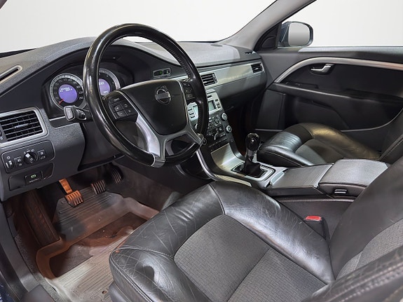 Volvo V70 11 of 28