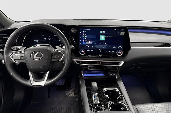 Lexus RX450h 10 of 16