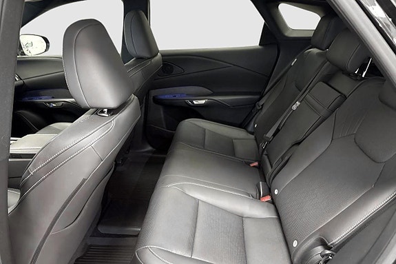 Lexus RX450h 9 of 16