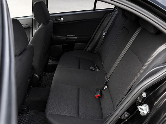 Mitsubishi Lancer 10 of 11