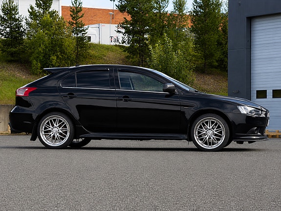 Mitsubishi Lancer 6 of 11