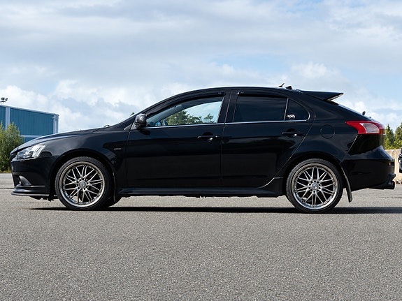 Mitsubishi Lancer 2 of 11