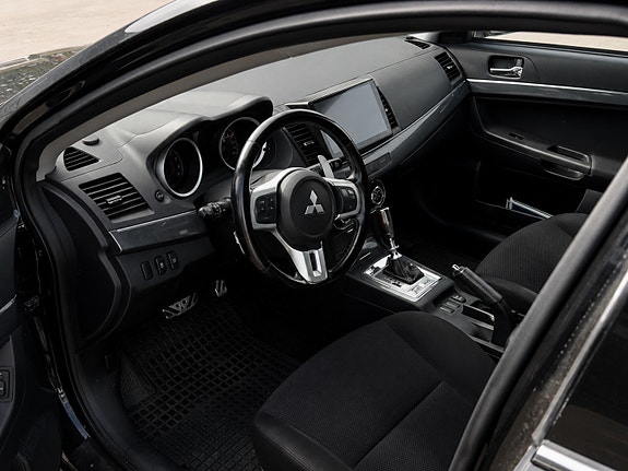 Mitsubishi Lancer 8 of 11