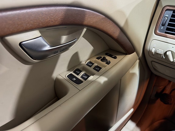 Volvo S80 16 of 25