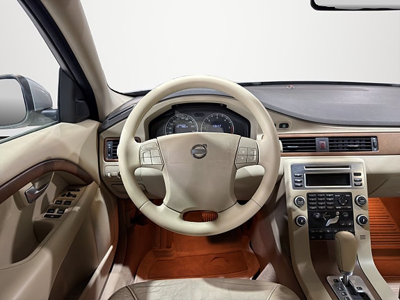 Volvo S80 13 of 25