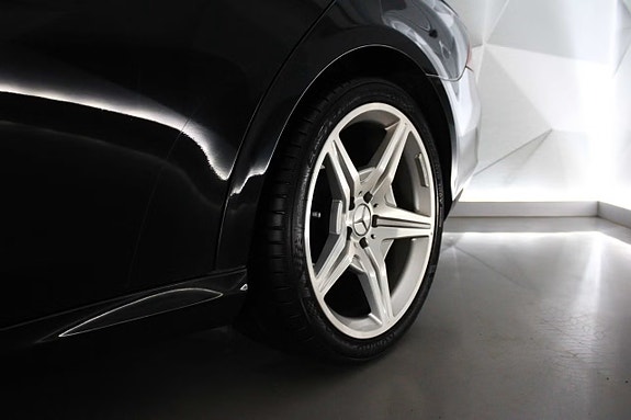 Mercedes-Benz CLS500 22 of 25