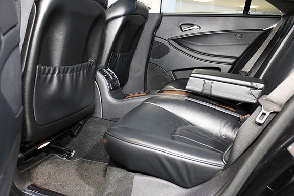 Mercedes-Benz CLS500 12 of 25